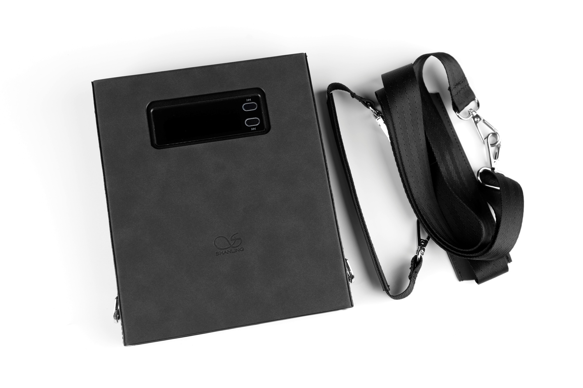 resize_carrying case.jpg